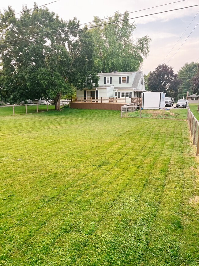 Building Photo - 205 Fairview Dr