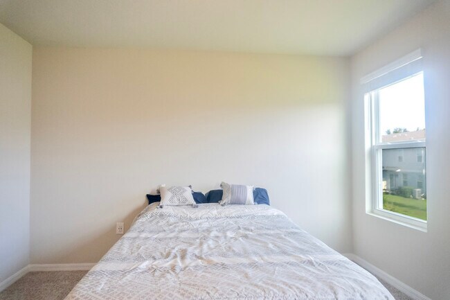 Building Photo - 561 Legacy Lp