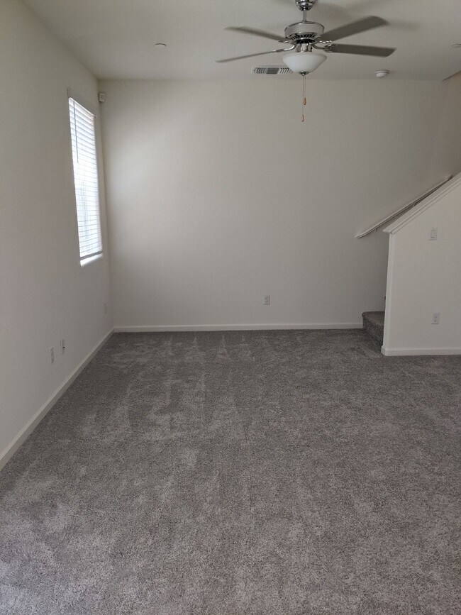 Building Photo - Ready Now! Beautiful Two Story Home in Nor...