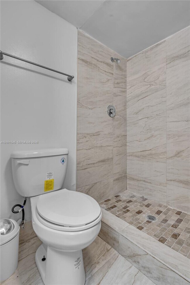 Building Photo - 9143 SW 77th Ave