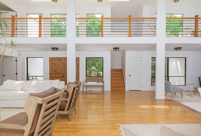 Building Photo - 404 Water Mill Towd Rd