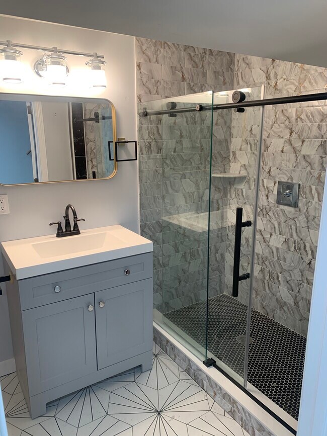 Building Photo - 32 Cameron Ave