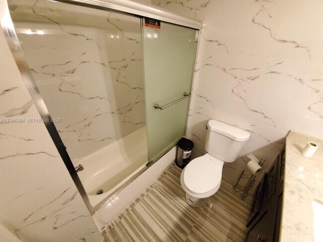 Building Photo - 18061 Biscayne Blvd