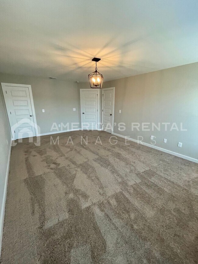 Building Photo - 298 Shiloh Creek Dr