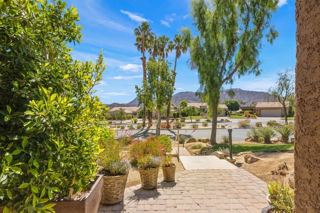 Building Photo - 49069 Mariposa Dr