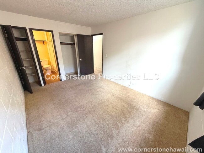 Building Photo - 98-1030-1030 Moanalua Rd