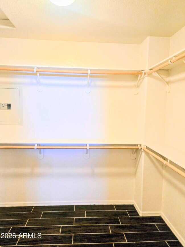 Building Photo - 1229 Questa Ct