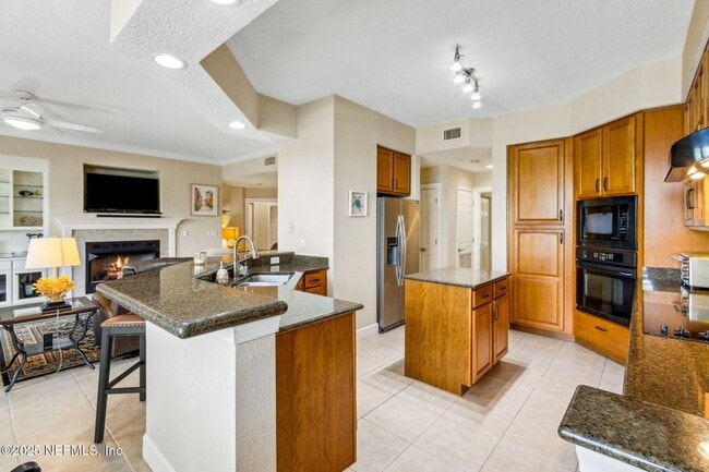Building Photo - 425 S Ocean Grande Dr