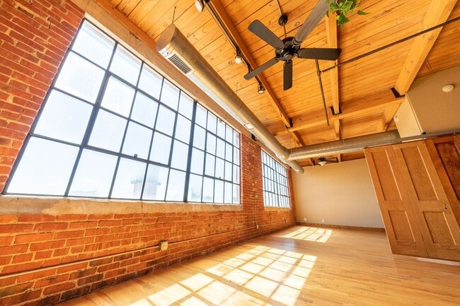 Building Photo - Large One Bedroom One and half bath Loft A...