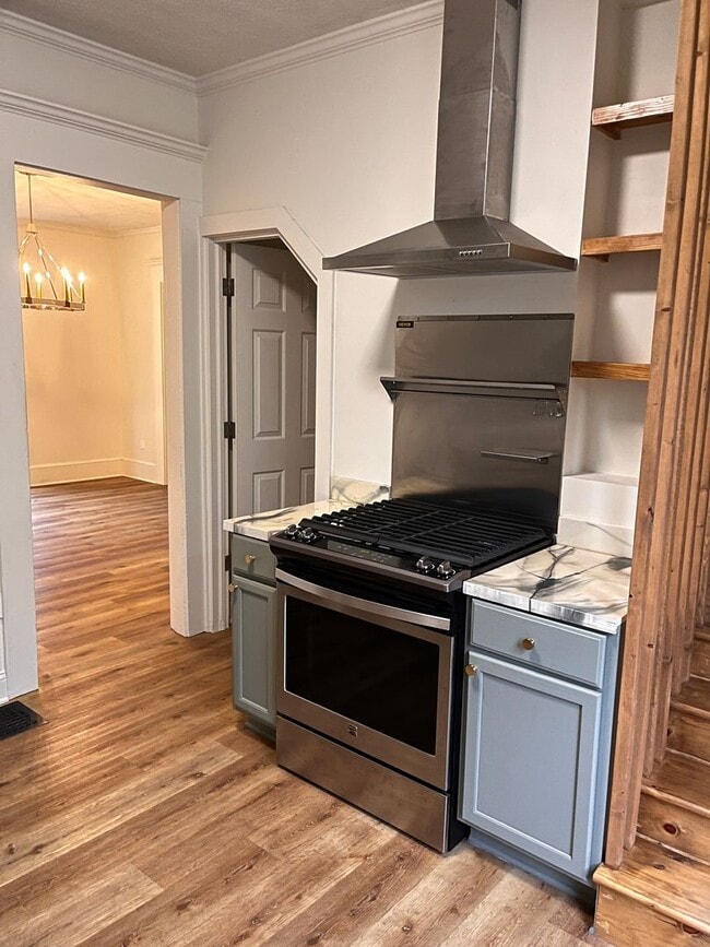 Building Photo - Discover the perfect blend of comfort, con...