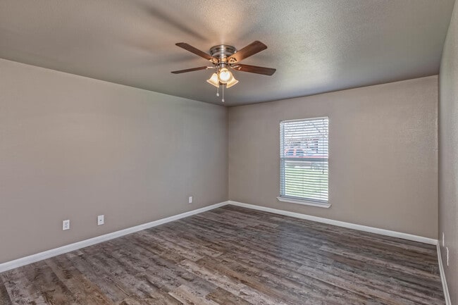 Building Photo - 1910 S 47th St