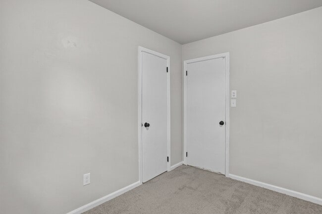 Building Photo - 913 Laredo Ct