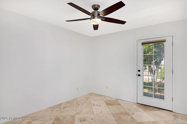 Building Photo - 1059 E Broadmor Dr