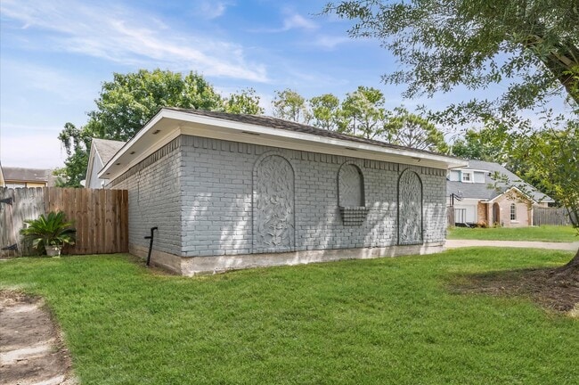 Building Photo - 6610 Rockergate Dr