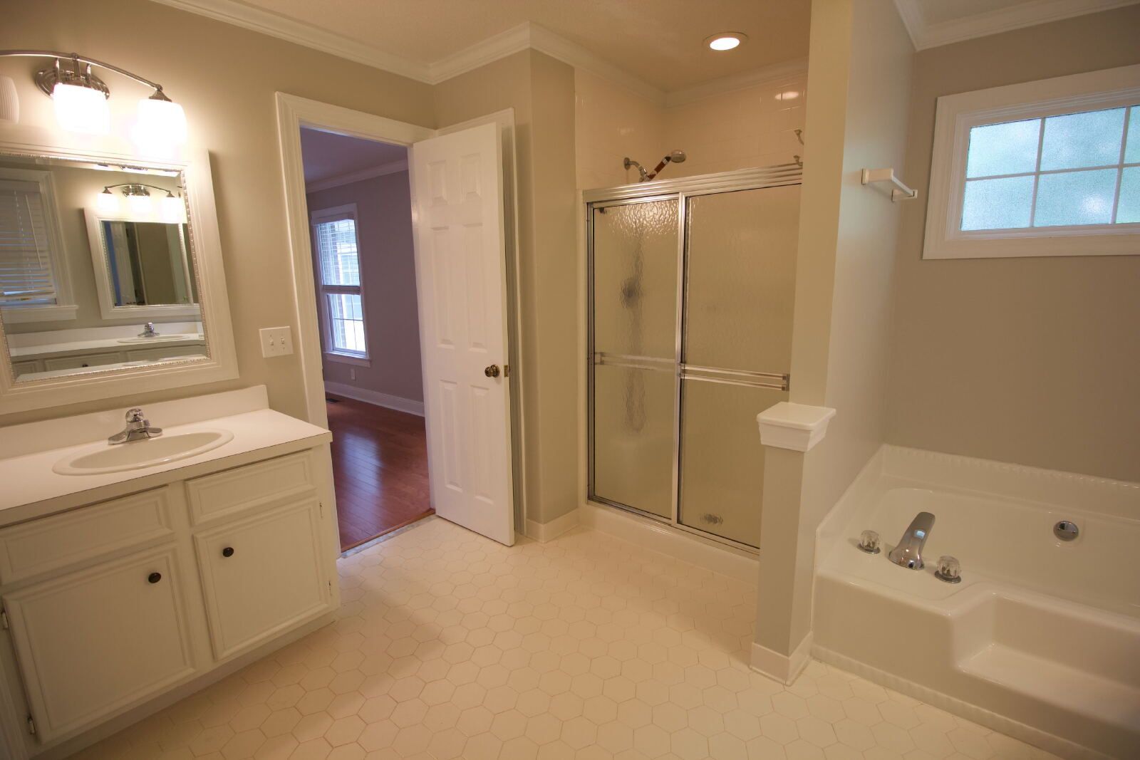 Building Photo - 4407 Treetops Cir