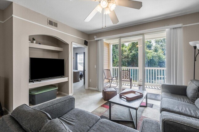 Building Photo - 2801 Chancellorsville Dr