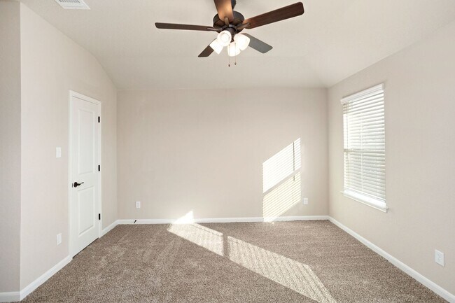 Building Photo - Brand New 3/2.5 Townhome