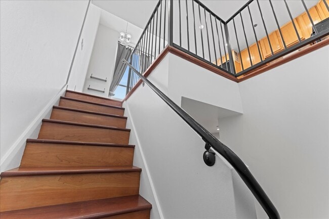 Building Photo - 108 Langton St