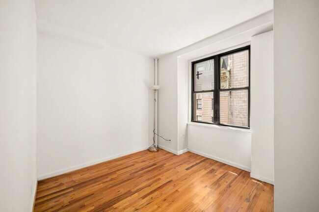 Building Photo - 121 Madison Ave