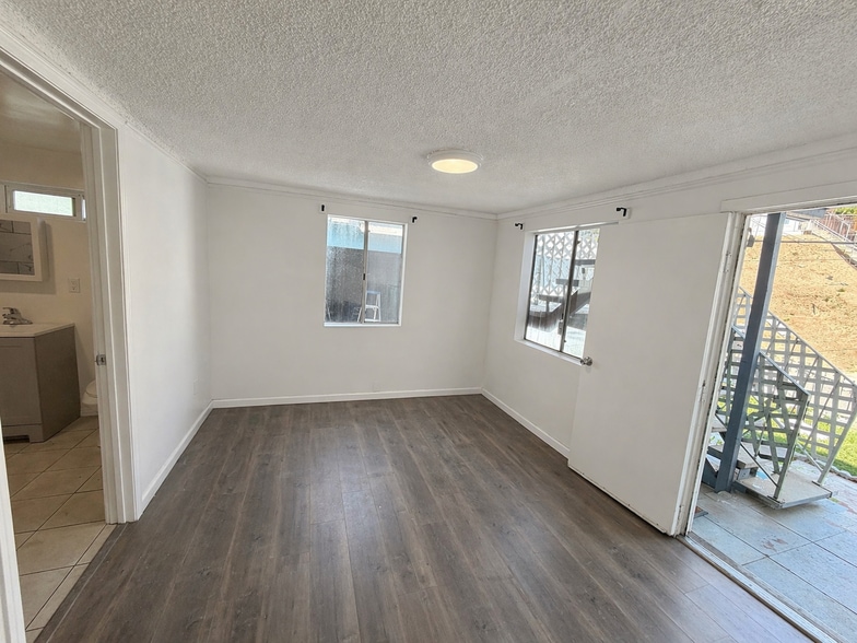 Building Photo - 1041 Geraghty Ave