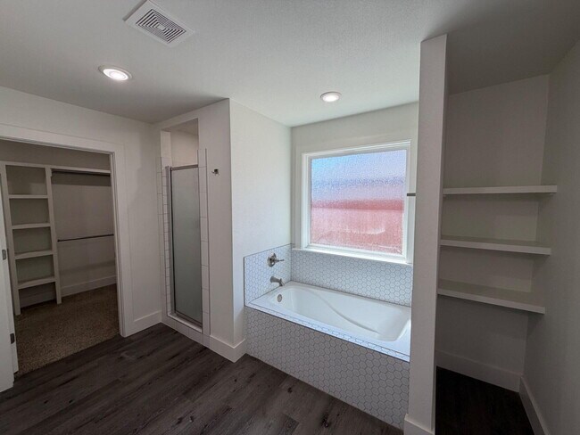 Building Photo - 405 Ranger St