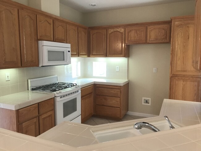 Building Photo - 2042 Rummel Ct