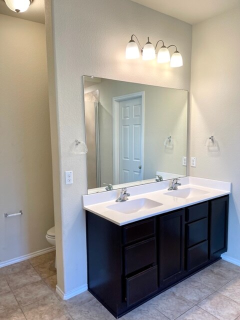 Building Photo - 2716 Samson Dr