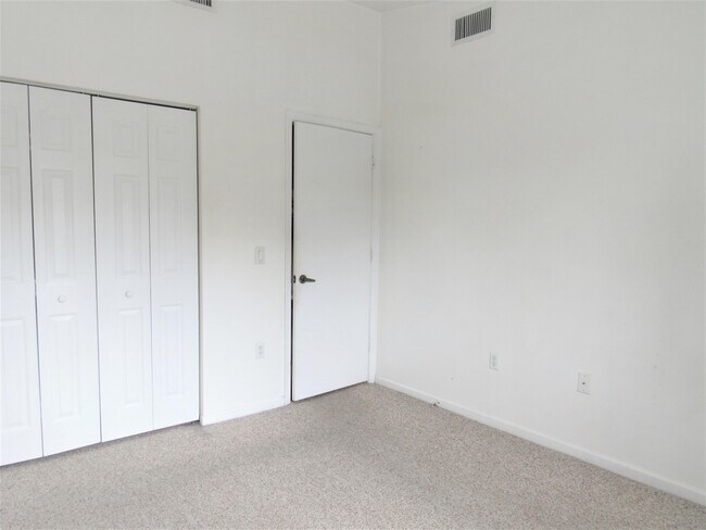 Building Photo - 3810 N Jog Rd