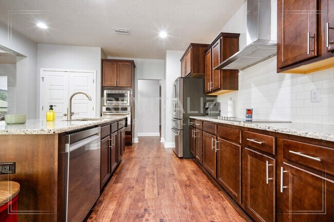 Building Photo - Luxury Living with Private Heated Pool in ...