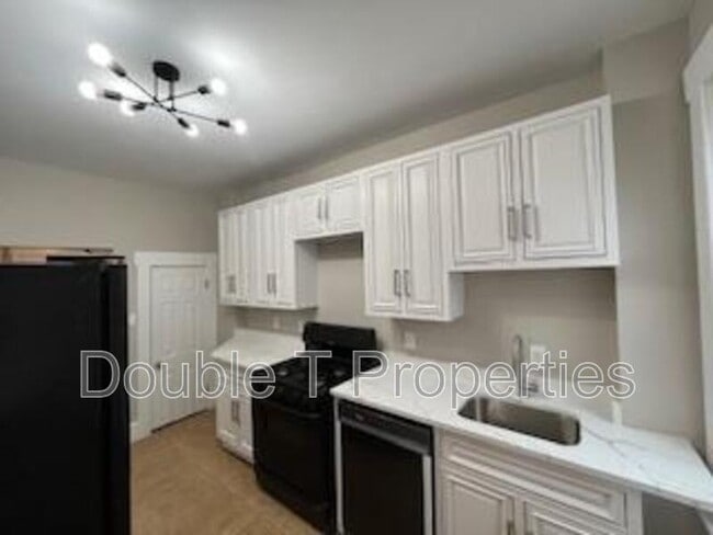 Building Photo - 3406 Wilkens Ave