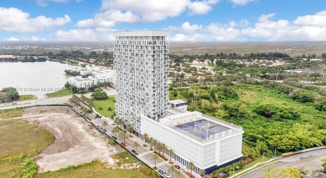 Building Photo - 2000 Metropica Wy