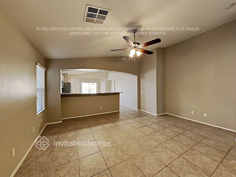 Building Photo - 32634 N Cherry Creek Rd