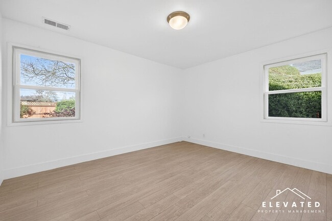 Building Photo - 45 Payran St