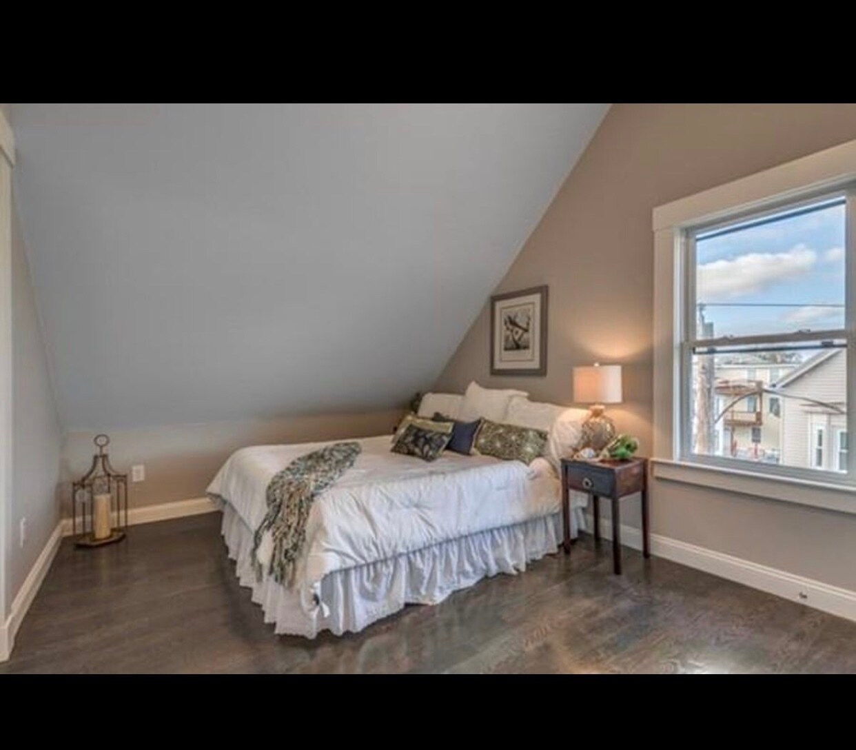 Building Photo - 18 Rush St