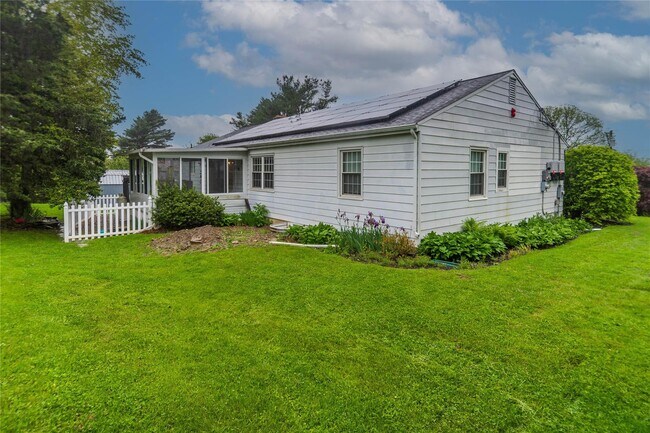 Building Photo - 37 Clover Hill Dr