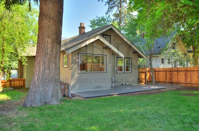 Building Photo - 1604 E 11th Ave
