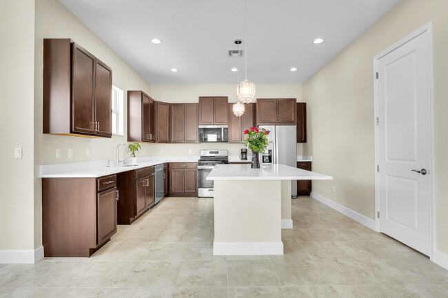 Building Photo - 14058 Spruce Pne Dr