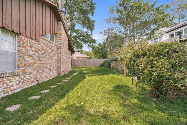 Building Photo - 442 Mignon Ln