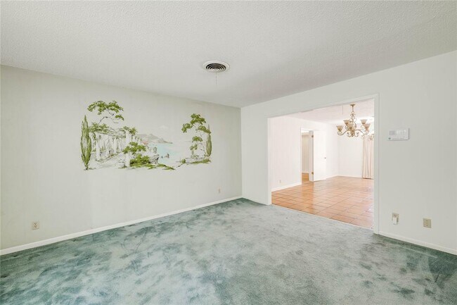 Building Photo - 405 Westbrook Dr