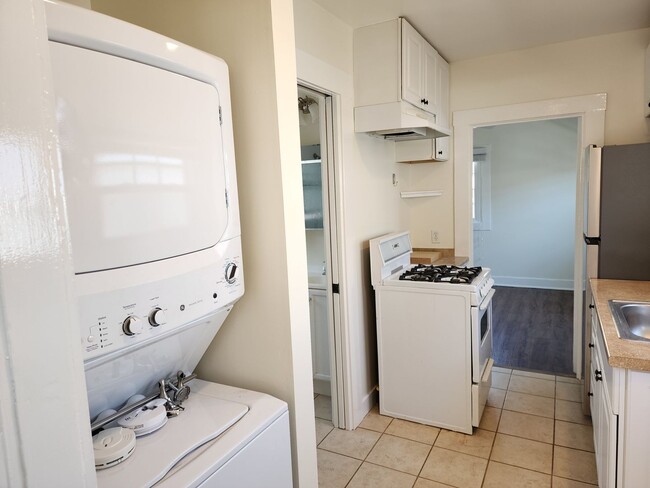 Building Photo - Coronado: Charming 1bd/1ba Village Cottage