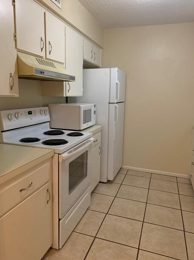 Building Photo - 3312 Tanglewood Ln