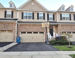 Building Photo - 39 Periwinkle Dr