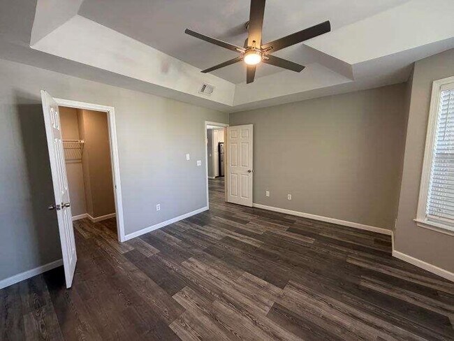 Building Photo - 133 McGill Park Ave NE