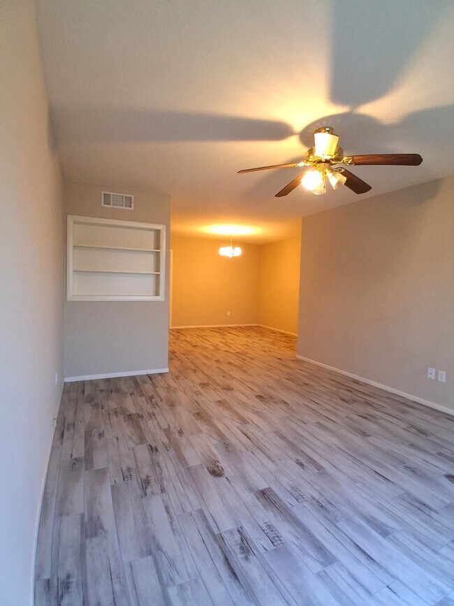 Primary Photo - 7205 Beechnut St