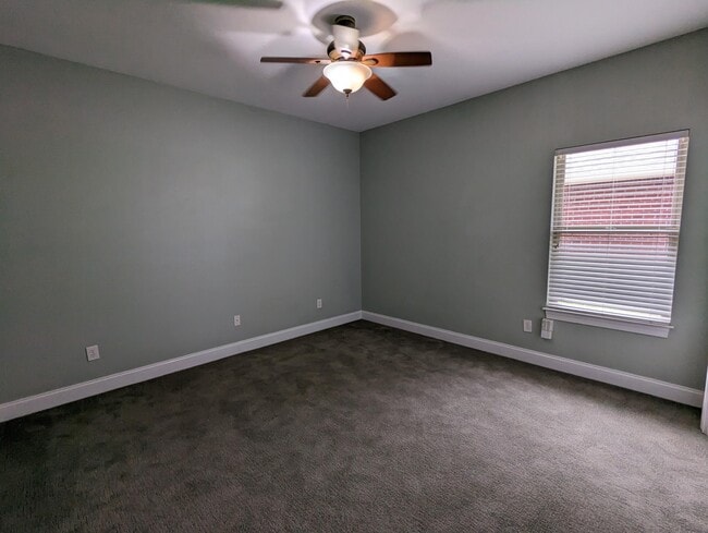 Building Photo - 1789 Ravenna Dr