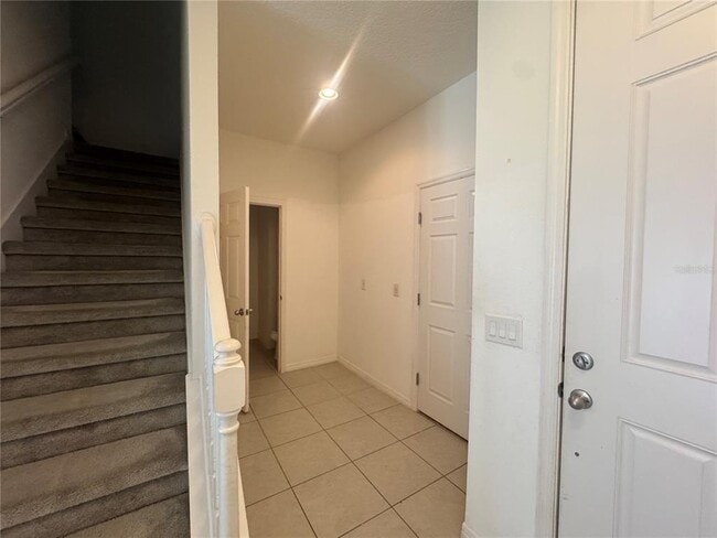 Building Photo - 1236 Countrymen Ct