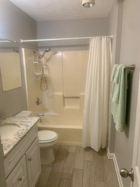 Building Photo - 301 Lullwater Dr