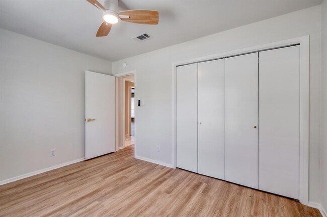 Building Photo - 2306 Berry Hill Cir