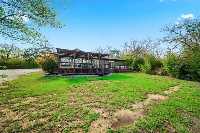 Building Photo - 8052 Perry Ln