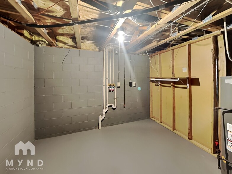 Building Photo - 3949 Dunne Dr